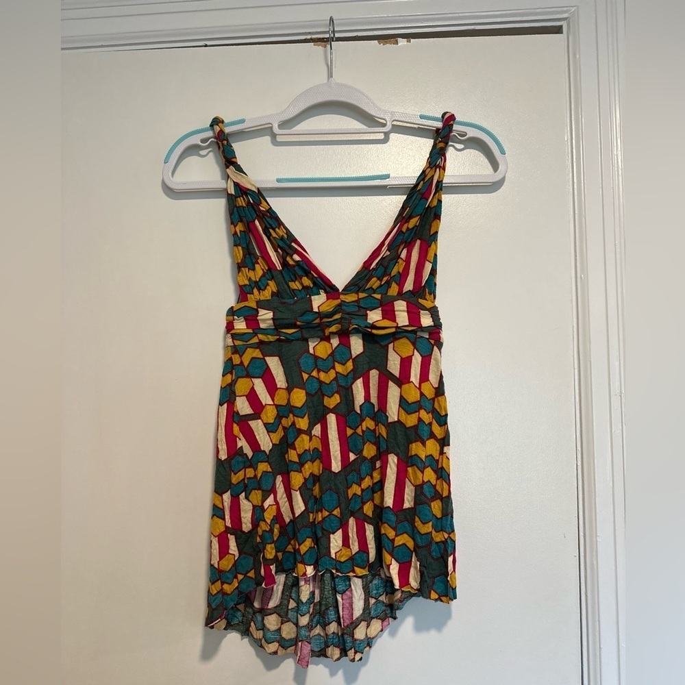 T Bag Women’s XS Colorful Abstract High Low Tank Top Braided Strap Vneck.